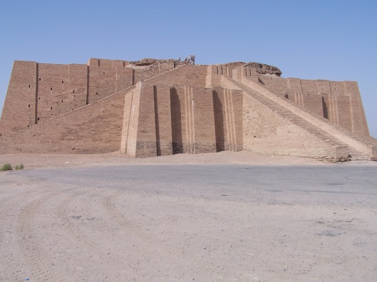 Ancient_ziggurat_at_Ali_Air_Base_Iraq_2005
